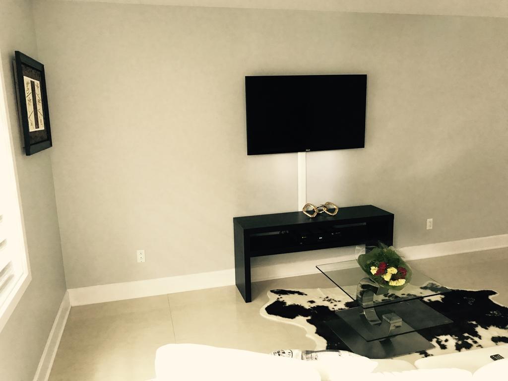 Luxury Two Story Villa Unit D Laval Exterior foto