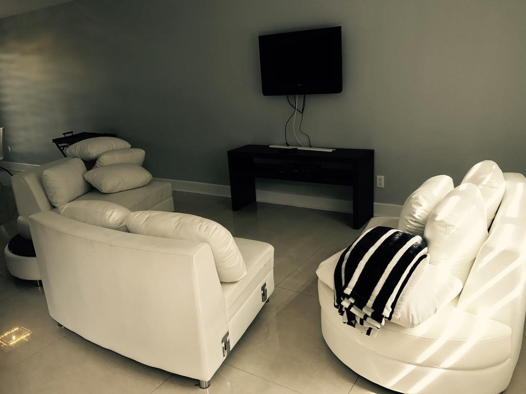 Luxury Two Story Villa Unit D Laval Exterior foto